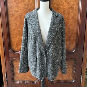 Avenue B&W Jacket (Size 18/20)